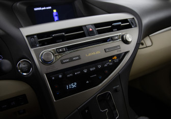 Подержанный автомобиль Lexus RX 2014 года (17 фото)