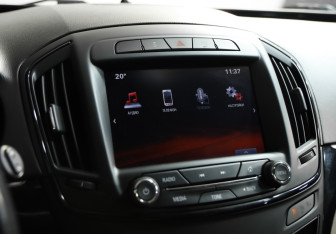 Подержанный автомобиль Opel Insignia Wagon 2014 года (13 фото)