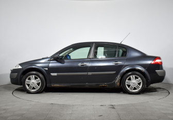 Подержанный автомобиль Renault Megane Sedan 2005 года (8 фото)