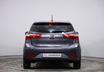 Подержанный автомобиль Kia Rio Hatchback 2013 года (6 фото)