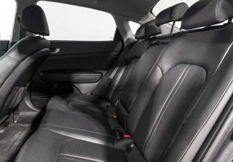 Подержанный автомобиль Kia Optima Sedan 2017 года (12 фото)