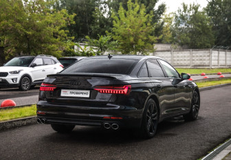Подержанный автомобиль Audi A6 Sedan 2020 года (6 фото)
