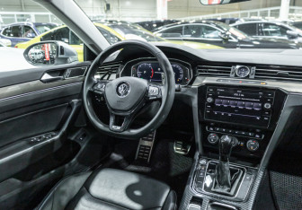 Подержанный автомобиль Volkswagen Arteon 2020 года (14 фото)