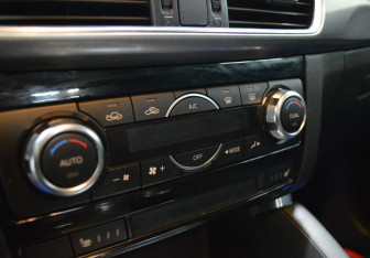 Подержанный автомобиль Mazda CX-5 2015 года (15 фото)
