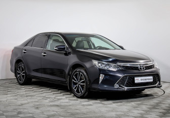 Подержанный автомобиль Toyota Camry Sedan 2017 года (3 фото)