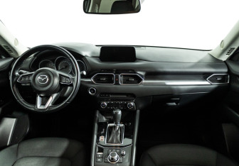 Подержанный автомобиль Mazda CX-5 2018 года (13 фото)