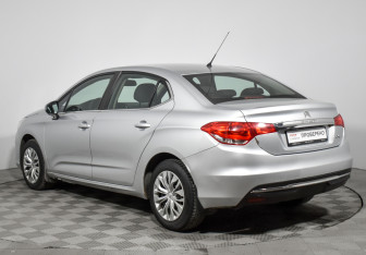 Подержанный автомобиль Citroen C4 Sedan 2014 года (7 фото)