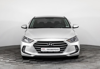 Подержанный автомобиль Hyundai Elantra Sedan 2016 года (2 фото)