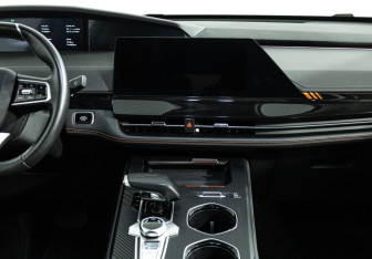 Подержанный автомобиль Changan UNI-K 2023 года (14 фото)