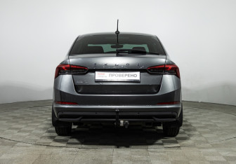 Подержанный автомобиль Skoda Rapid Liftback 2021 года (2 фото)