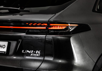 Подержанный автомобиль Changan UNI-K 2023 года (7 фото)