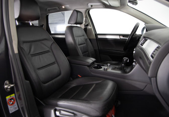 Подержанный автомобиль Volkswagen Touareg 2012 года (11 фото)