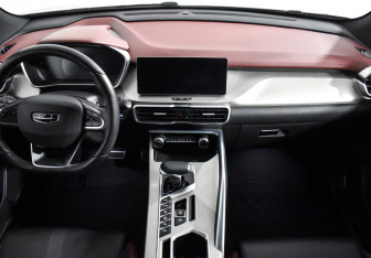 Подержанный автомобиль Geely Coolray 2023 года (16 фото)