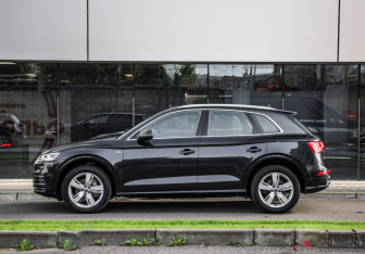 Подержанный автомобиль Audi Q5 2019 года (9 фото)