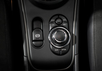 Подержанный автомобиль MINI Countryman 2021 года (11 фото)