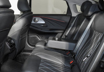 Подержанный автомобиль Chery Arrizo 8 2023 года (12 фото)