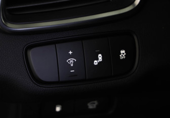 Подержанный автомобиль Kia Sorento 2018 года (24 фото)