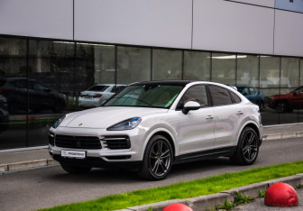 Подержанный автомобиль Porsche Cayenne 2021 года (3 фото)