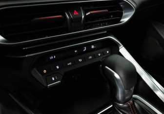 Подержанный автомобиль Kaiyi E5 2023 года (17 фото)