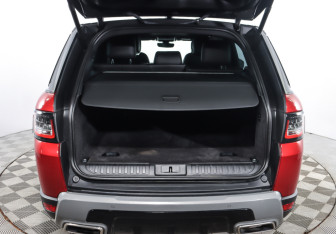 Подержанный автомобиль Land Rover Range Rover Sport 2018 года (12 фото)