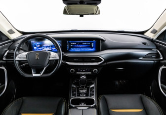 Подержанный автомобиль FAW Bestune T77 2023 года (13 фото)