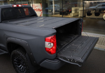 Подержанный автомобиль Toyota Tundra 2014 года (18 фото)