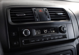 Подержанный автомобиль Skoda Fabia Hatchback 2013 года (12 фото)