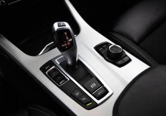 Подержанный автомобиль BMW X3 2015 года (14 фото)