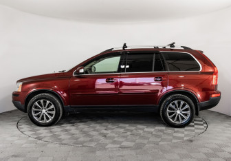 Подержанный автомобиль Volvo XC90 2008 года (8 фото)