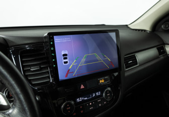 Подержанный автомобиль Mitsubishi Outlander 2014 года (15 фото)