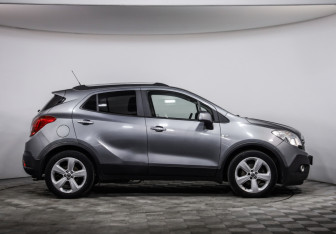 Подержанный автомобиль Opel Mokka 2013 года (4 фото)
