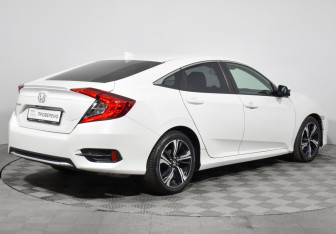 Подержанный автомобиль Honda Civic Sedan 2020 года (5 фото)
