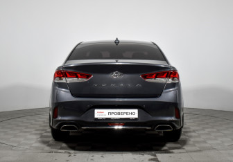 Подержанный автомобиль Hyundai Sonata 2018 года (6 фото)