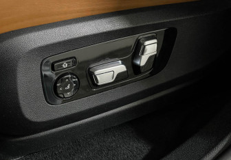 Подержанный автомобиль BMW X6 M 2020 года (18 фото)