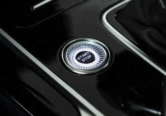 Подержанный автомобиль Hongqi HS5 2024 года (19 фото)