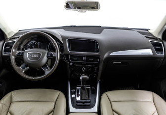 Подержанный автомобиль Audi Q5 2012 года (10 фото)
