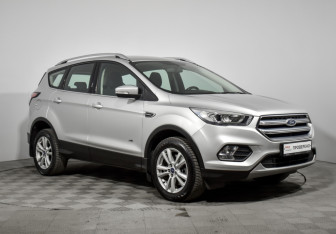 Подержанный автомобиль Ford Kuga 2018 года (3 фото)