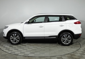 Подержанный автомобиль Geely Atlas 2021 года (8 фото)