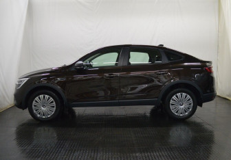 Подержанный автомобиль Renault Arkana 2019 года (8 фото)