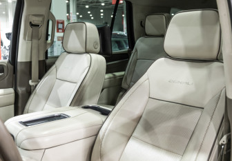Подержанный автомобиль GMC Yukon 2022 года (17 фото)