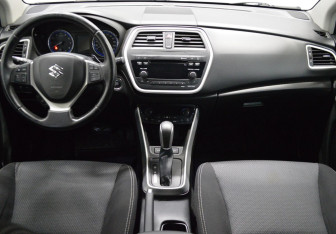 Подержанный автомобиль Suzuki SX4 Hatchback 2014 года (14 фото)