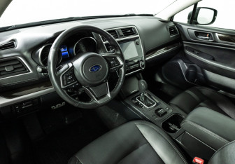 Подержанный автомобиль Subaru Legacy Sedan 2018 года (11 фото)