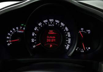 Подержанный автомобиль Kia Sportage 2012 года (12 фото)