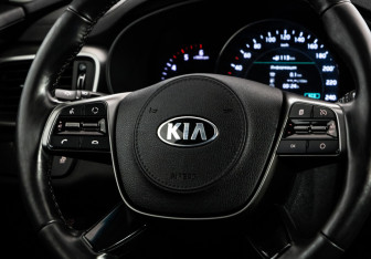 Подержанный автомобиль Kia Sorento 2018 года (11 фото)