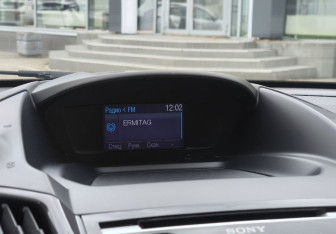Подержанный автомобиль Ford Kuga 2013 года (22 фото)