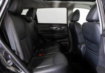 Подержанный автомобиль Nissan X-Trail 2015 года (18 фото)