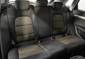 Подержанный автомобиль Audi Q3 2014 года (22 фото)