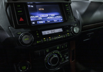Подержанный автомобиль Toyota Land Cruiser Prado 2013 года (15 фото)