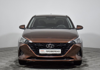 Подержанный автомобиль Hyundai Solaris Sedan 2021 года (2 фото)