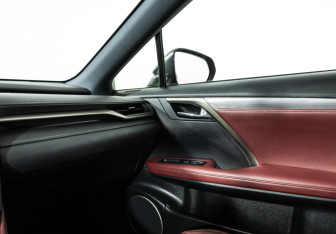 Подержанный автомобиль Lexus RX 2017 года (28 фото)